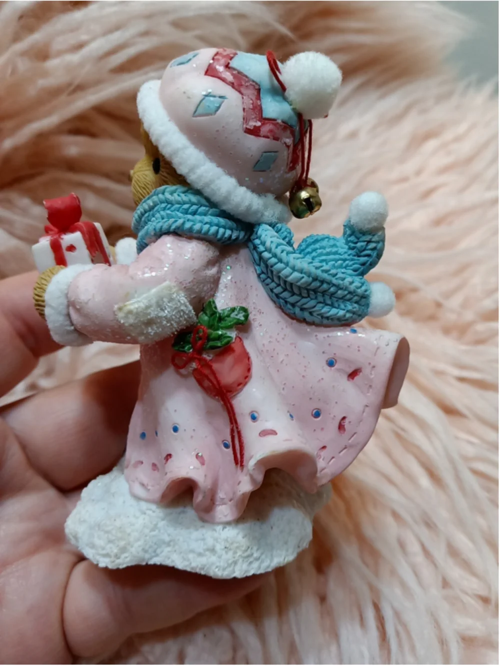 Cherished Teddies Winter Christmas Pink Glitter Coat Holding A Gift Happy Hearts